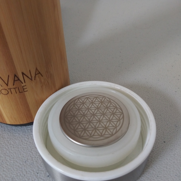 BHAVANA Bamboo Water Bottle 'PEACE' 17.9 oz Tumbler with Tea/Fruit Infuser NWT - Picture 9 of 12